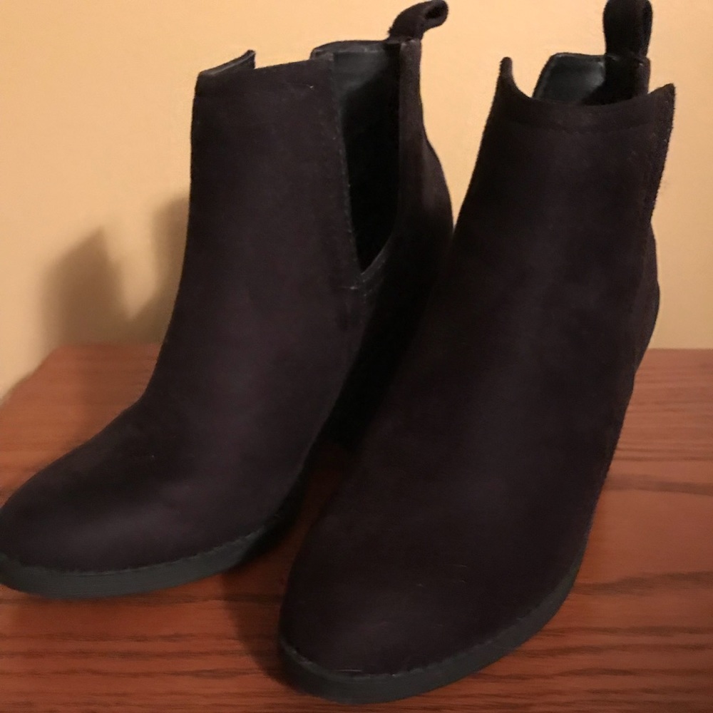Soda Black Booties